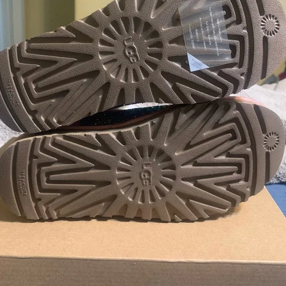 Rare Uggs Brand New Discontinued Sparkly Pink/Purple Boots Amazingly Beautiful - Picture 5 of 11